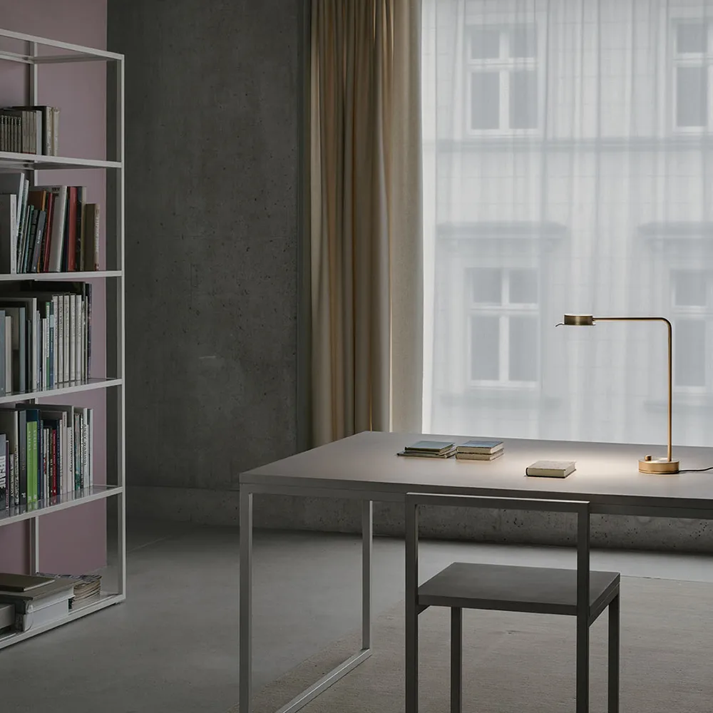 w102 chipperfield t bordslampa, mässing Wästberg