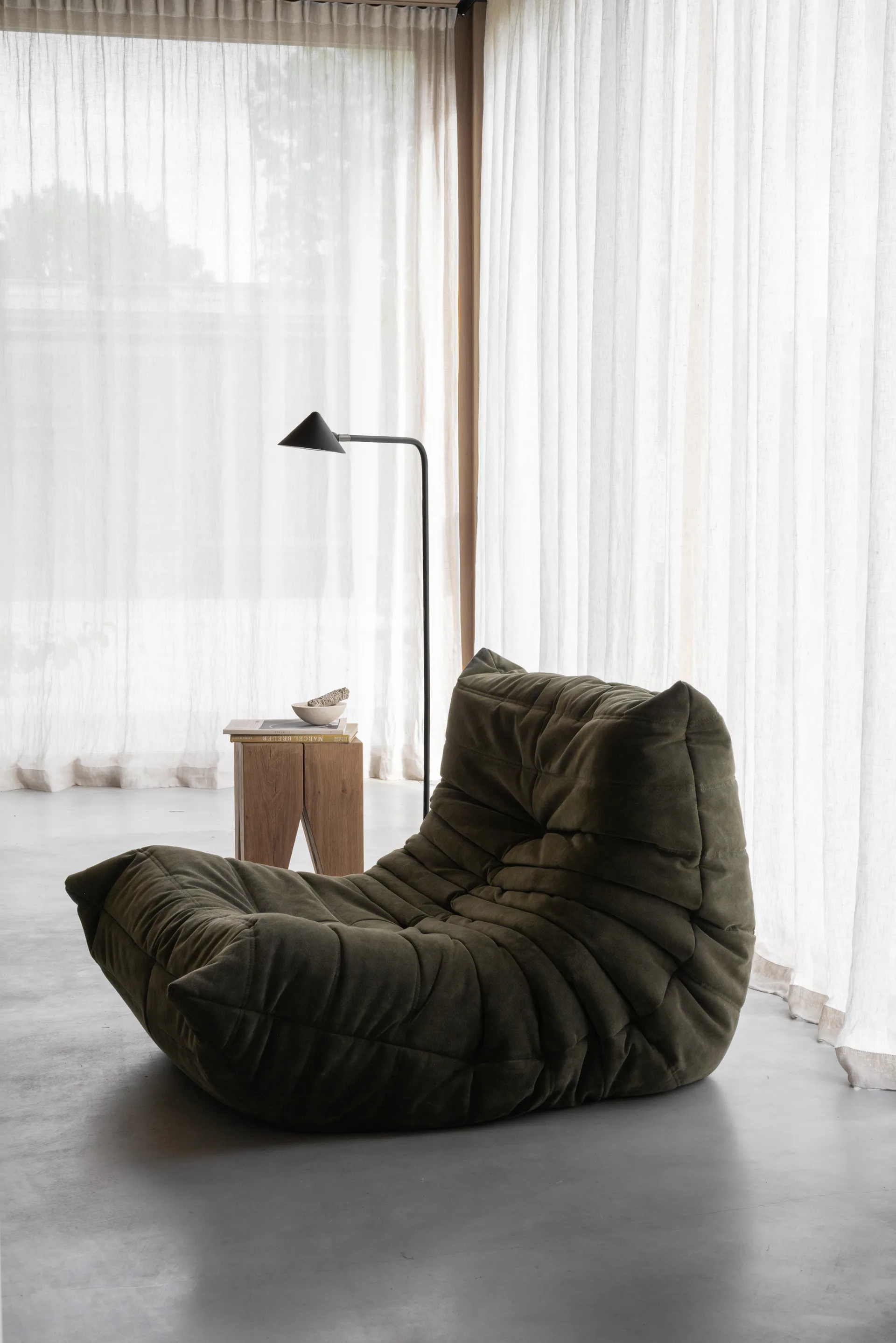 Kuro golvlampa, Black, Ø14x120 cm Watt & Veke