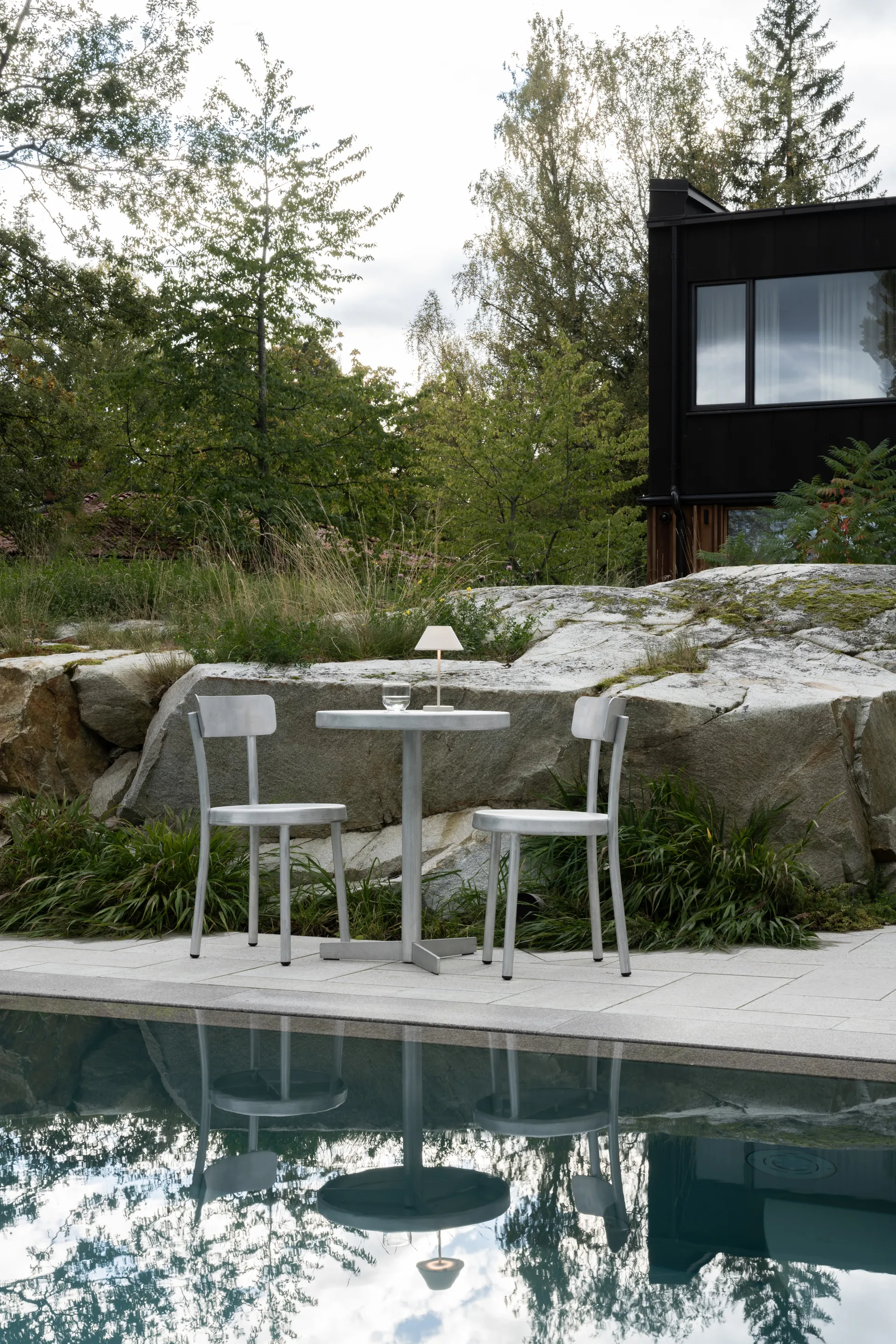 Teya bordslampa portable, Offwhite, Ø15x26 cm Watt & Veke