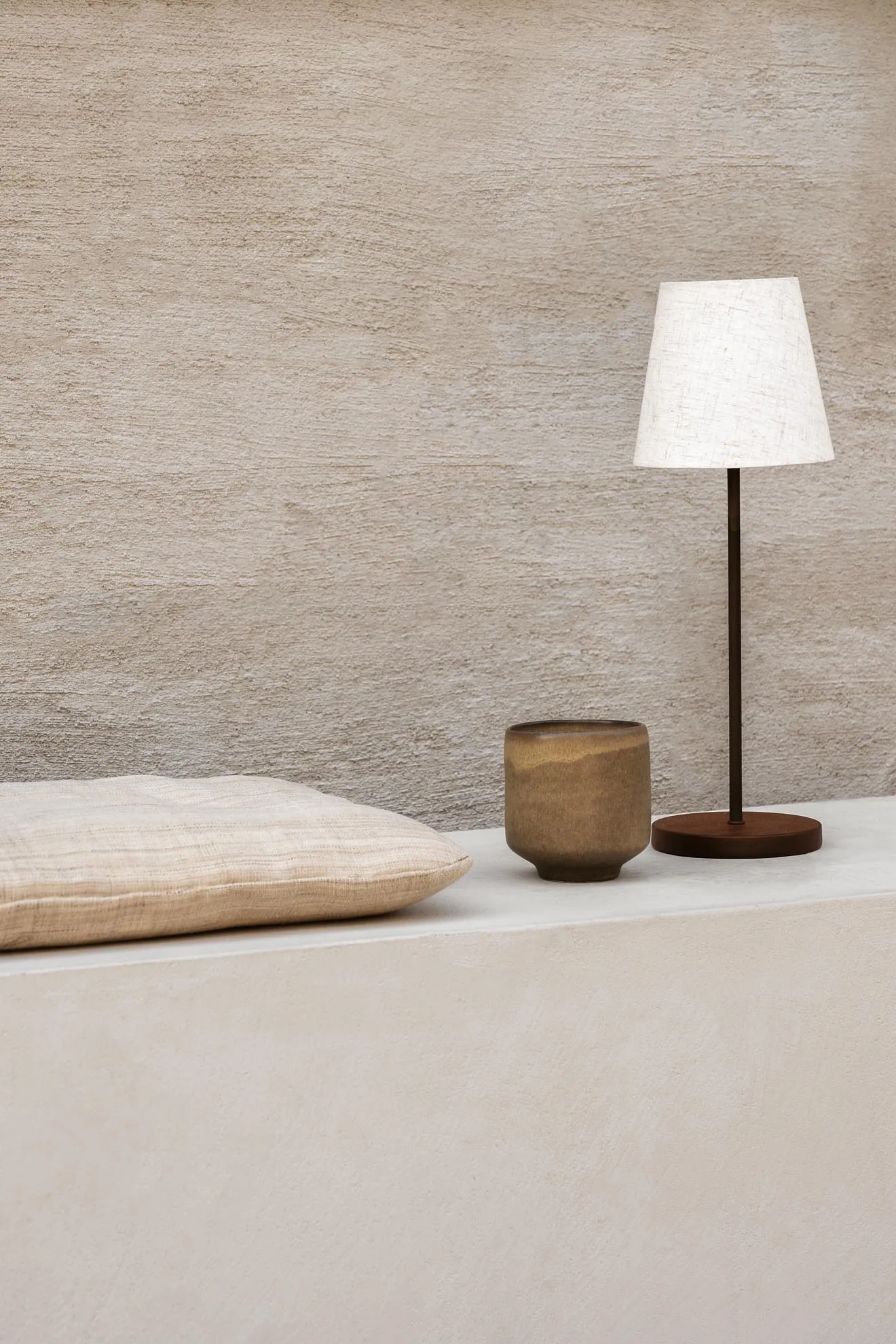 Tyra table portable bordslampa Ø14 cm, Coffee Watt & Veke