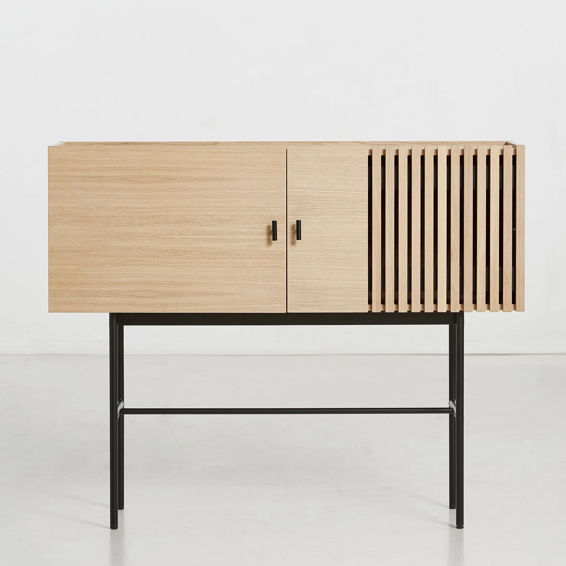 Array sidobord, 120cm, vitpigmenterad ek Woud