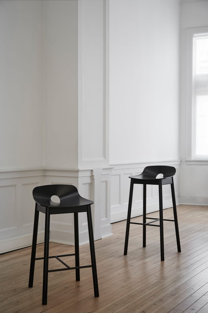 Mono barstol 65 cm, Svartmålad ask Woud