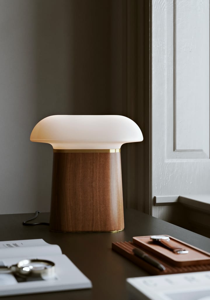 Nova bordslampa, Walnut Woud
