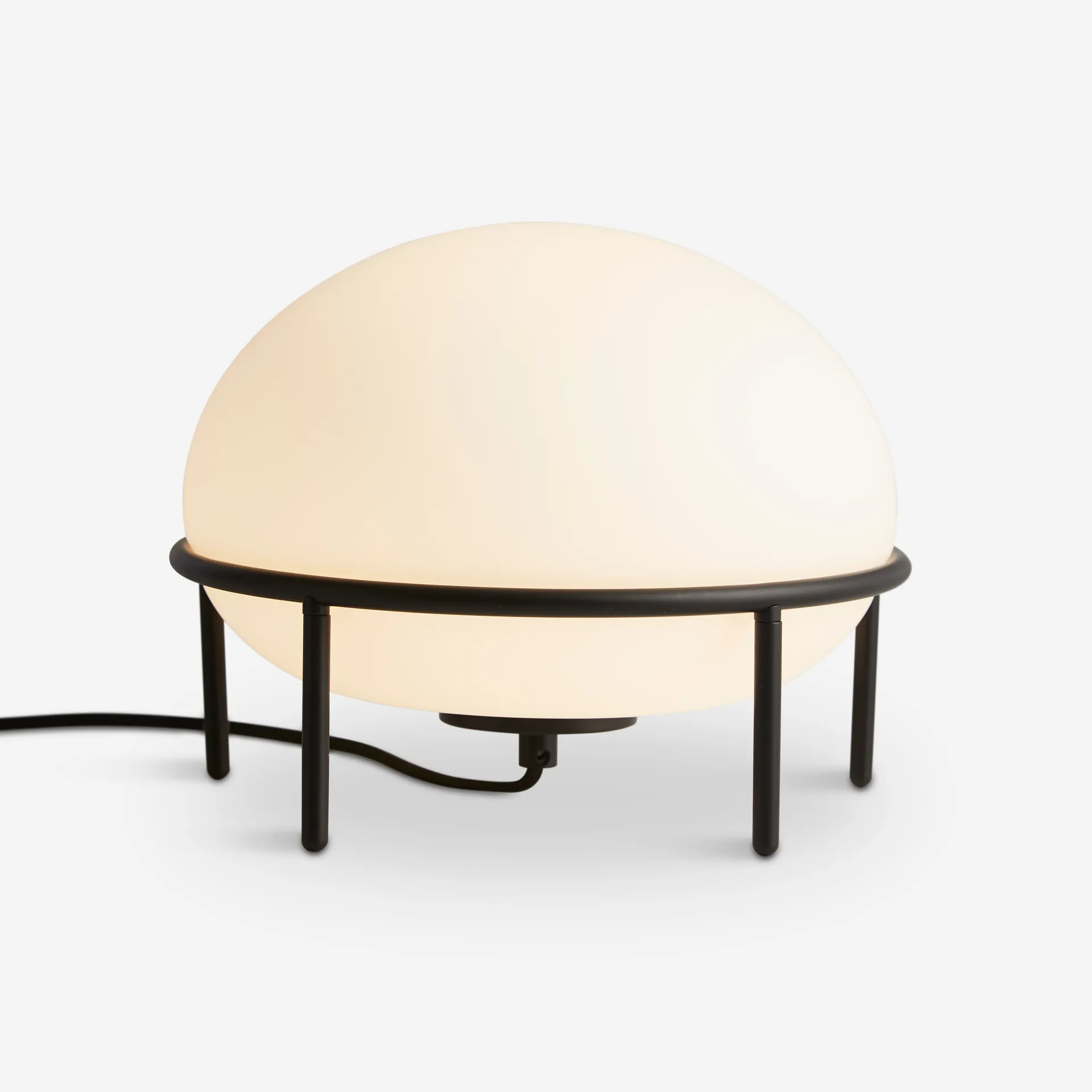 Pump bordslampa, svart, opal Woud