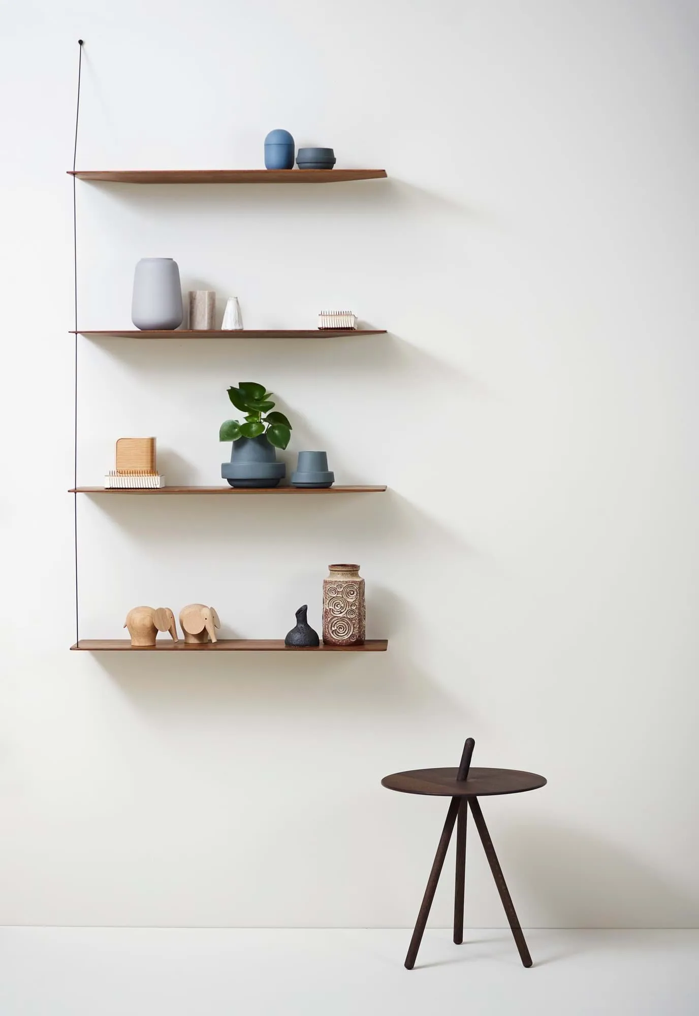 Stedge hylla, Vitpig. ek-borstat stål, 80 cm, 2 hyllplan Woud
