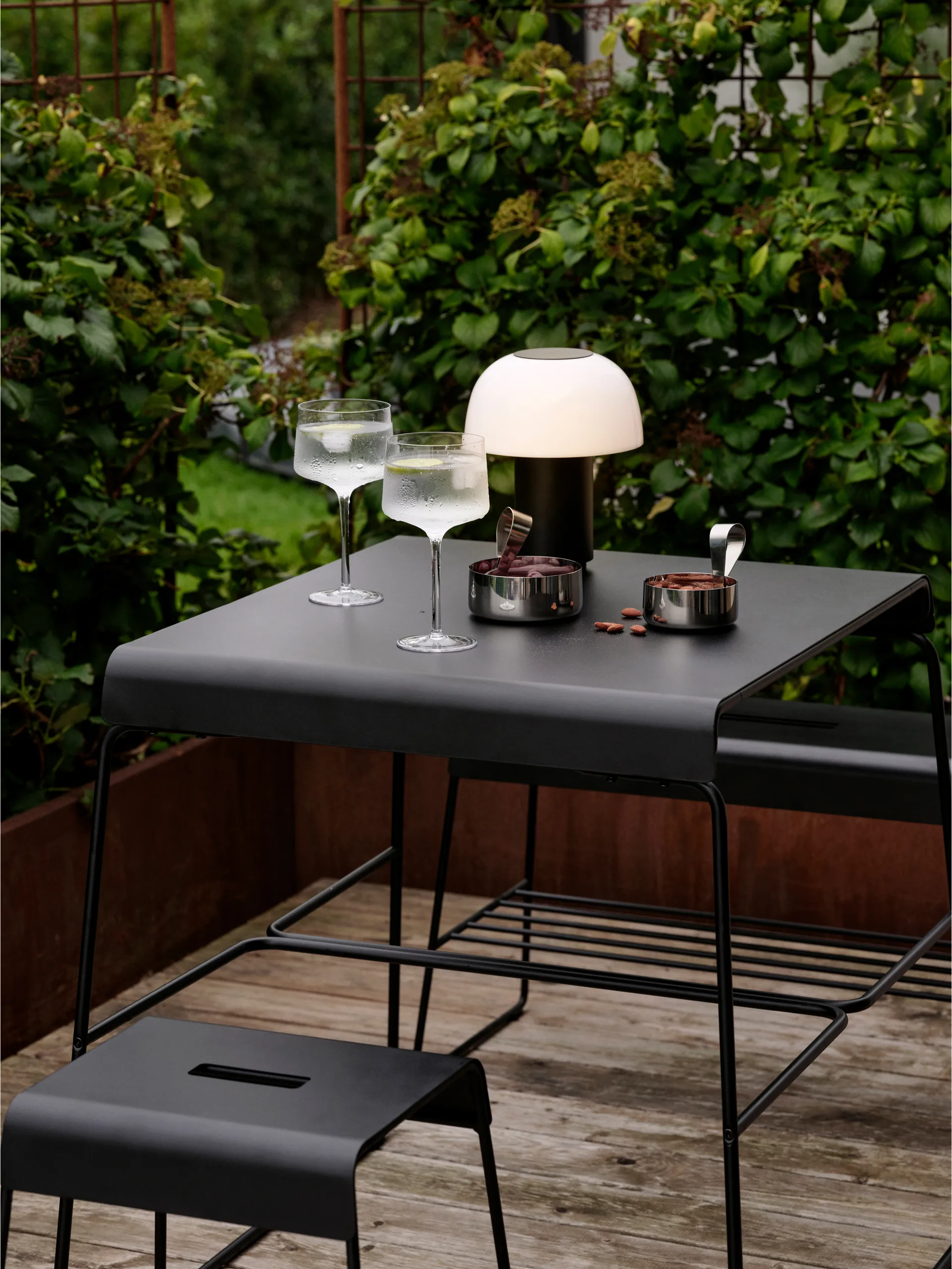 A-stool outdoor pall 45 cm, Black (svart) Zone Denmark