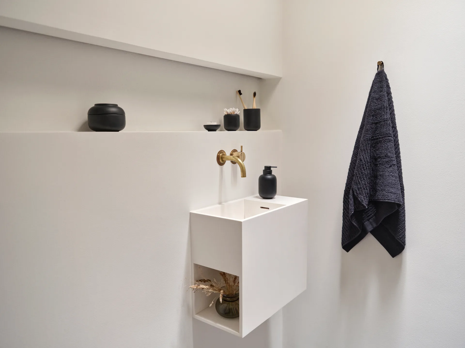 Sensu burk med lock Ø10,5x7,5 cm, Black Zone Denmark