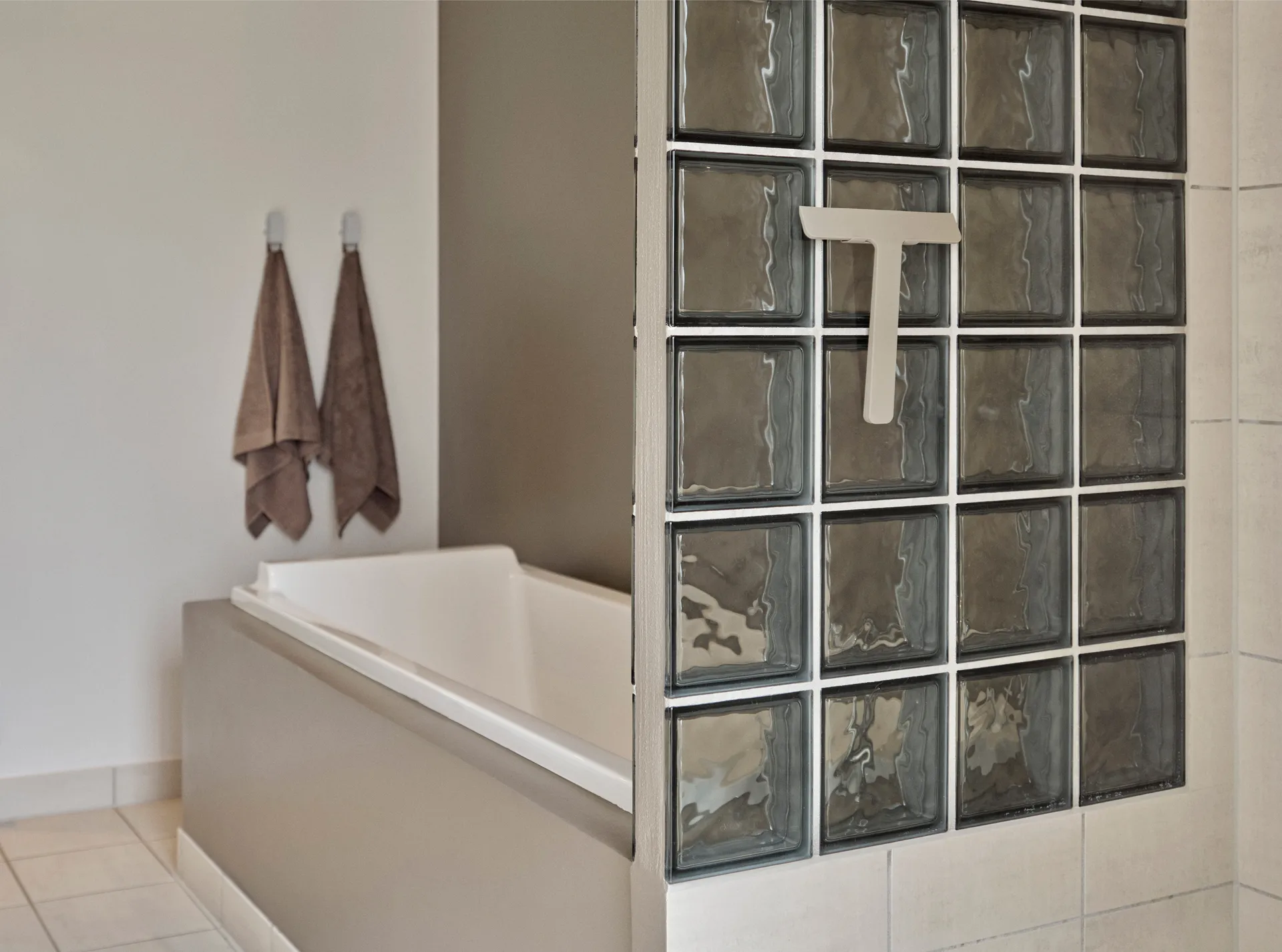 Ume krok, Soft Grey Zone Denmark