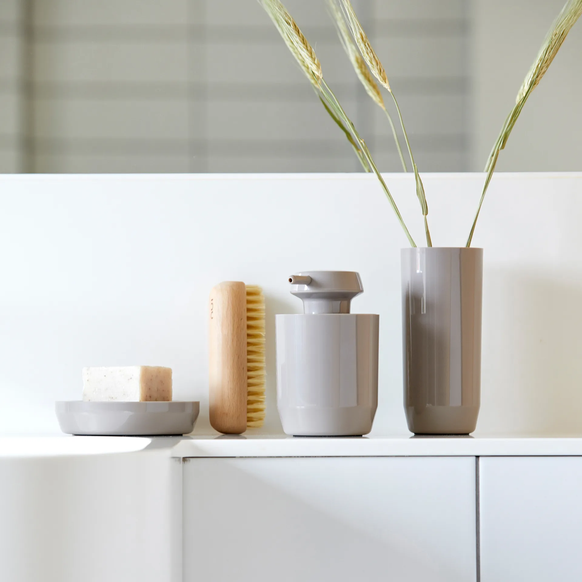 Zone Suii tandborstmugg 14 cm, Taupe Zone Denmark