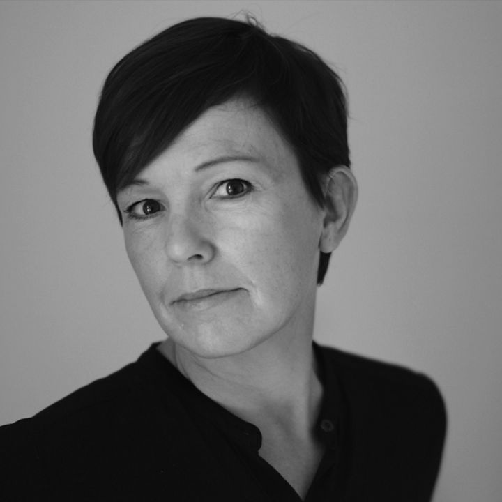 Profilbild i svartvitt på formgivaren Eva Lilja Löwenhielm.