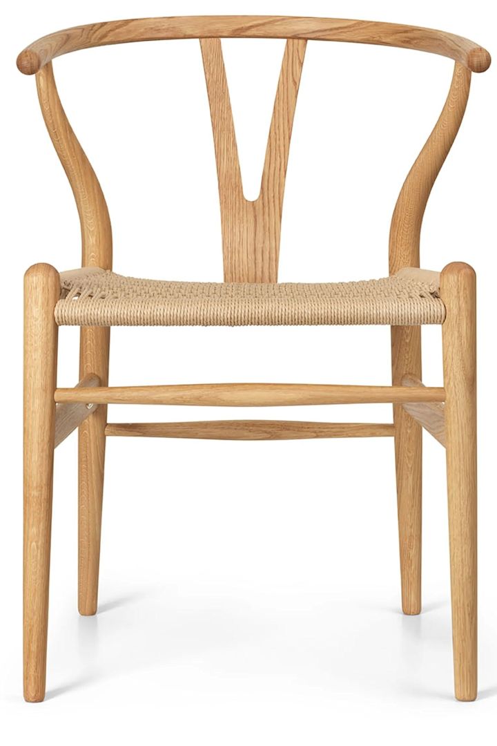 CH24 birthday edition 2023 stol från Carl Hansen & Son, formgiven av Hans J. Wegner.