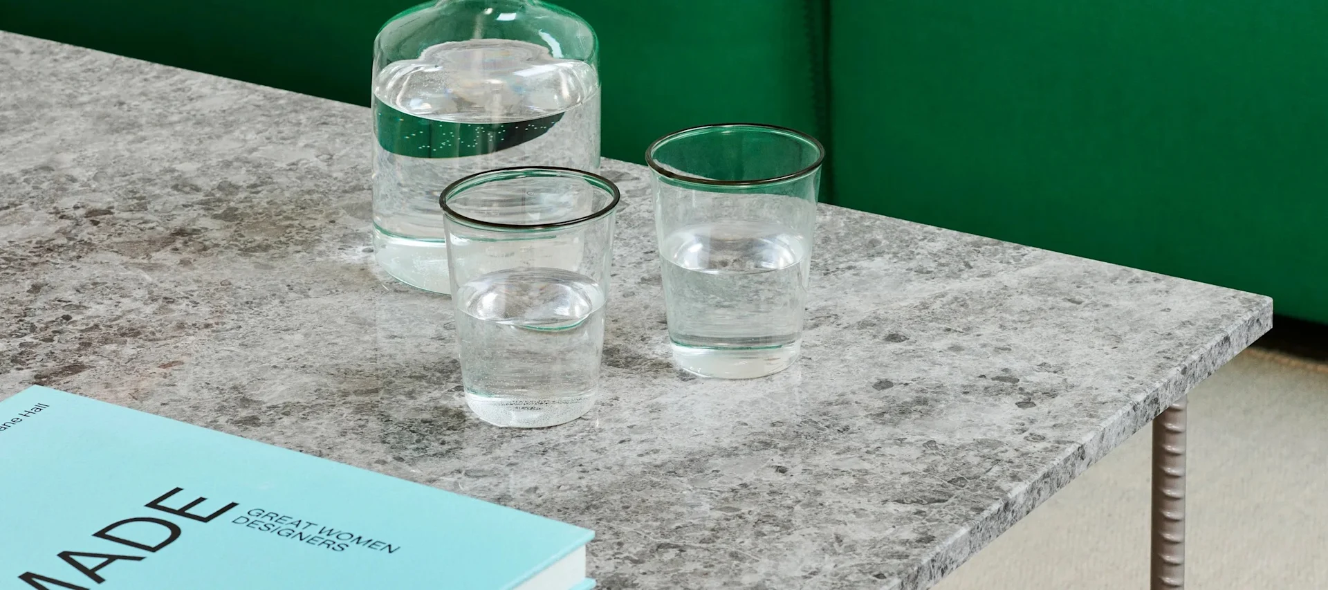 Marmorbord från HAY.