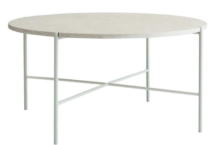 Aplaryd soffbord, runt med kalkstensskiva i grått, designat och producerat genom varumärket 1898.