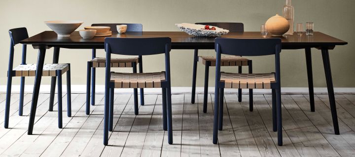 In Between SK6 matbord från &Trdaition är ett stort och rektangulärt matbord i valnöt - ett stilrent matbord perfekt för den som vill ha modern design och samtidigt plats för många.