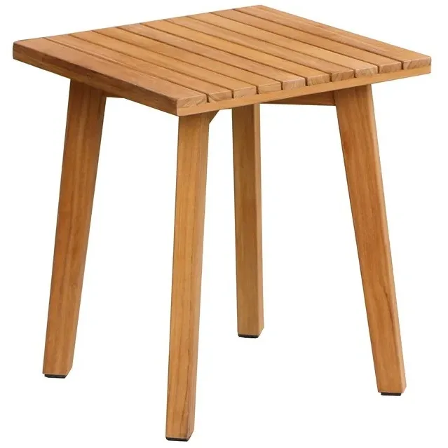 Sköndal sidobord i teak från 1898 är ett litet balkongbord, ultimat för den lilla balkongen.