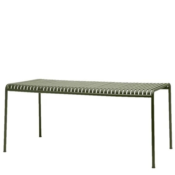 Pallisade bord i färgen olive från HAY fungerar fint som balkongbord för den större balkongen eller uteplatsen.
