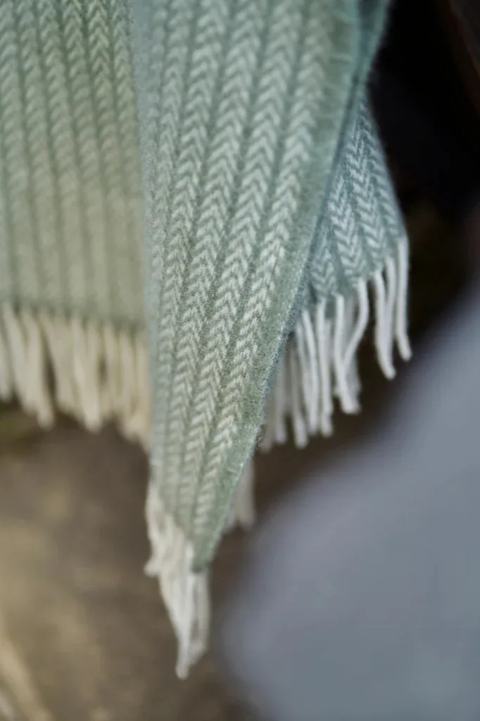 Pläd i grönt från Klippan Yllefabrik.