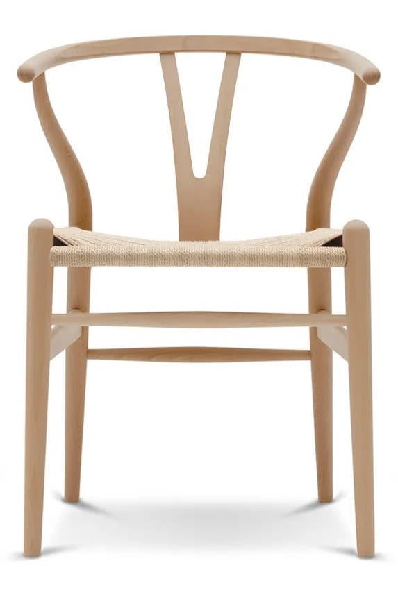 Y-stolen från Carl Hansen & Son är en riktig designklassiker bland danska stolar.