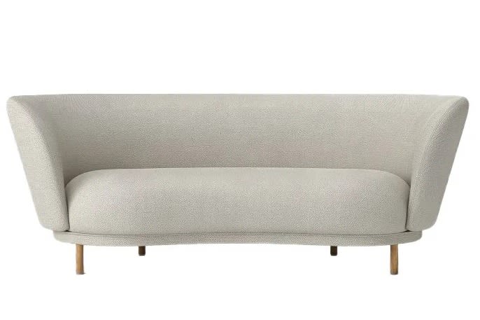 Dandy 2 soffa från Muuto är en svängd soffa i modernt snitt med ett stilrent formspråk som gör den enkel att matcha med övrig inredning.