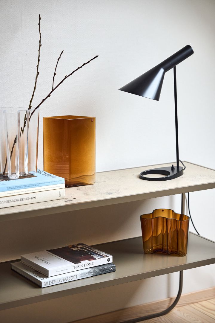 Ruutu vas, Alvar Aalto vas och AJ bordslampa är exempel på tidlös inredning som känns både klassiska och nutida.