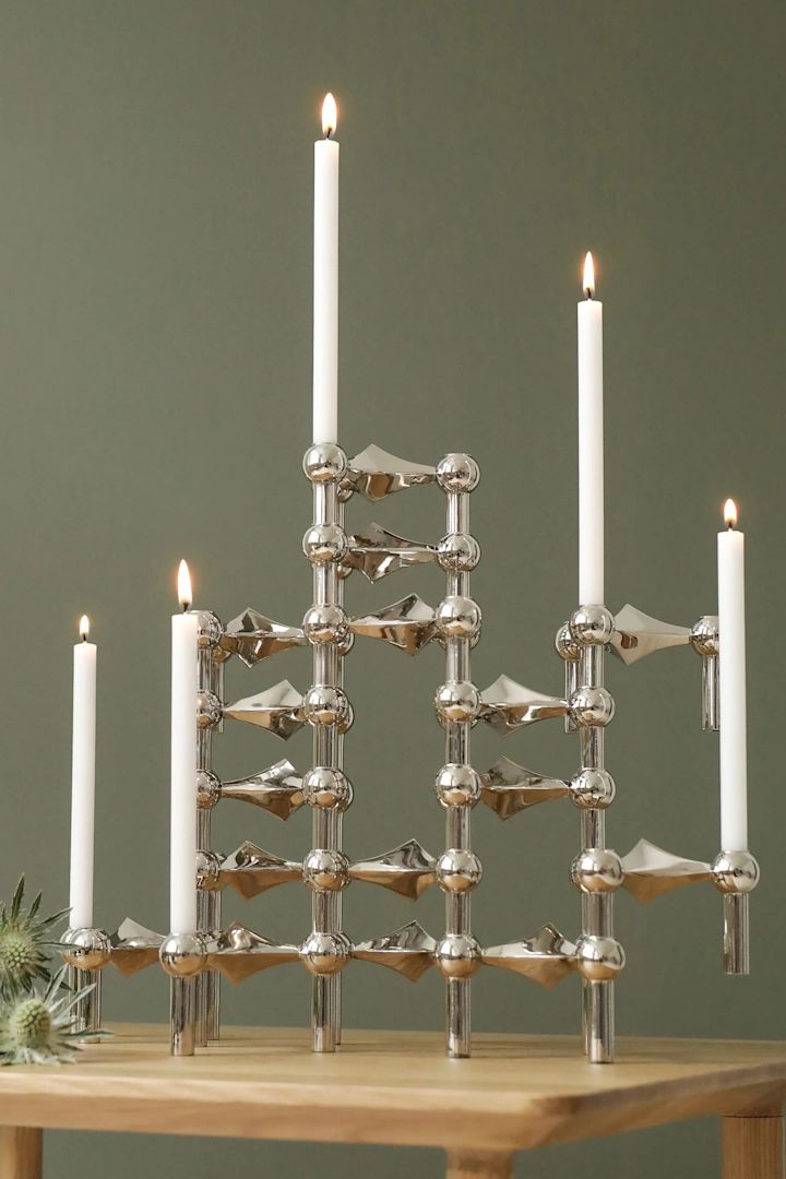 En klassisk bröllopspresent och presenttips till den designintresserade är Stoff Nagel ljusstake som finns i krom eller andra utföranden. Ljusstaken kan köpas i set om tre eller en och en för att kunna bygga den så stor eller liten du vill.