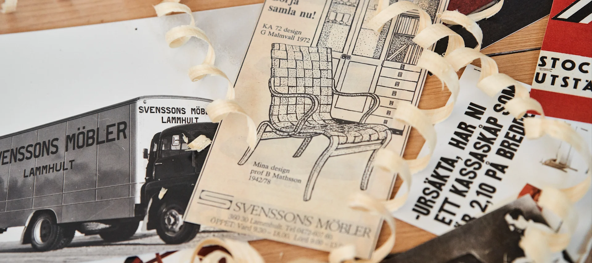 Bild som visar historiska bilder i kollage från Svenssons Möbler i Lammhult, på bilderna ligger hyvelspån.