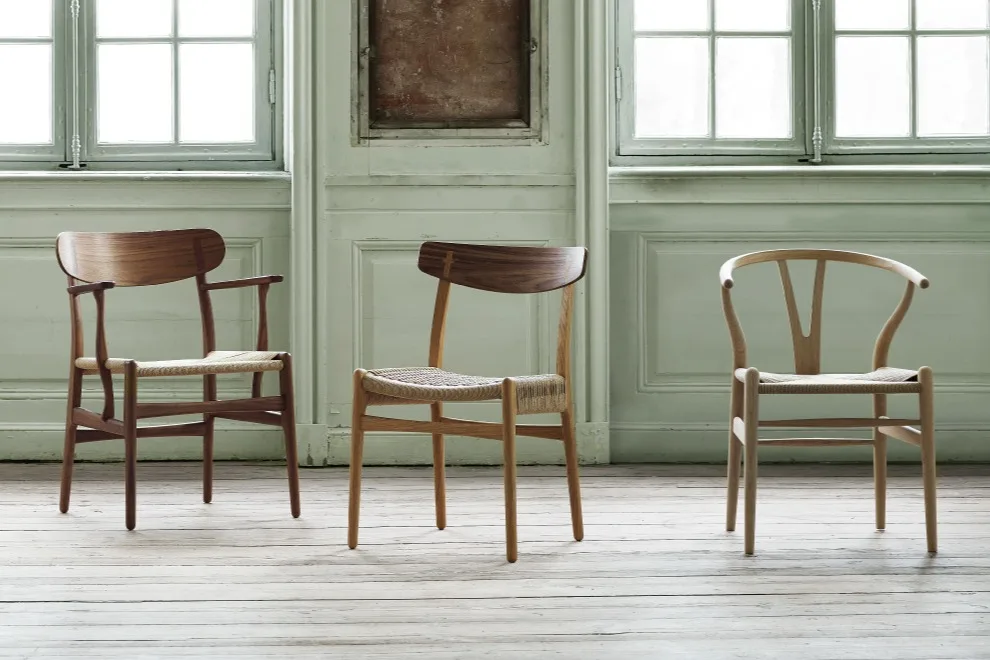 Hans J Wegners CH-stolar CH24, CH23 & CH26.