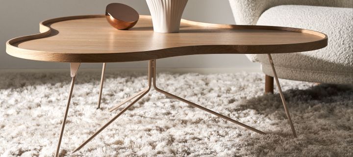 Så väljer du rätt soffbord, bild som visar Flower soffbord i vitpigmenterad ek från Swedese.