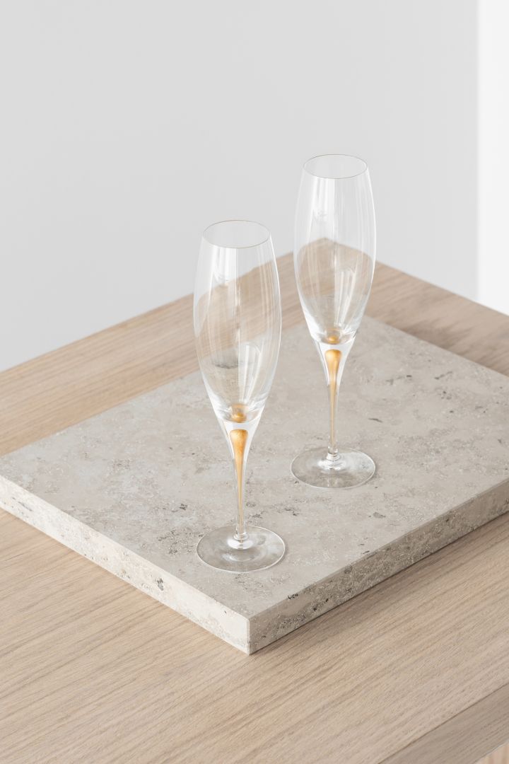 Intermezzo Gold champagneglas av Erika Lagerbielke för Orrefors.