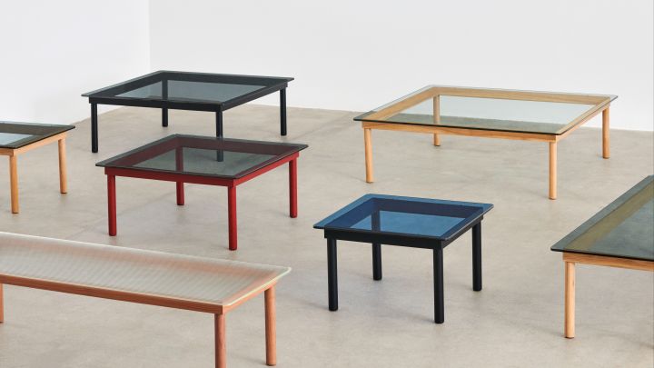 Så väljer du rätt soffbord, bild som visar Kofi soffbord i olika storlekar och färger från HAY.
