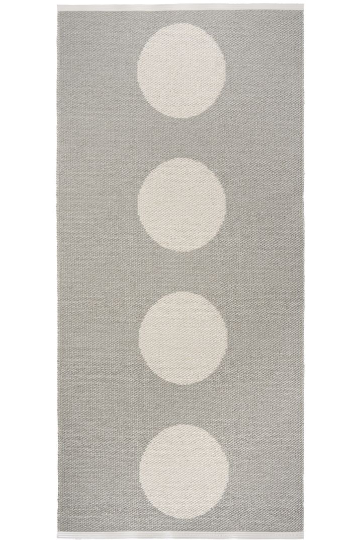 Vera jubileumsmatta för Svenssons 125 år i färgen linen och vanilla.